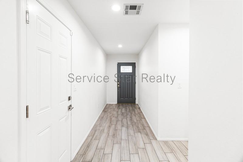 1113 W Oakland St - Photo 4 of 31