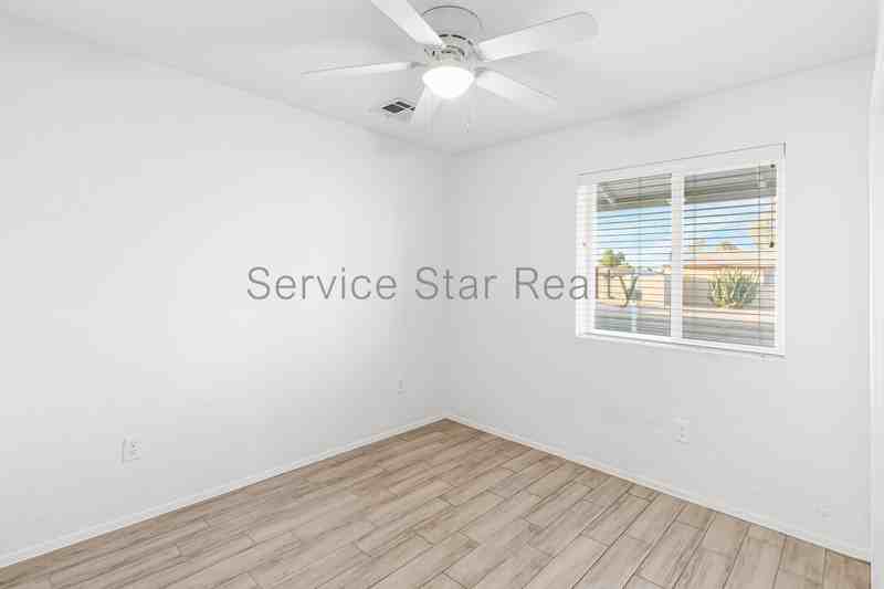 1113 W Oakland St - Photo 5 of 31
