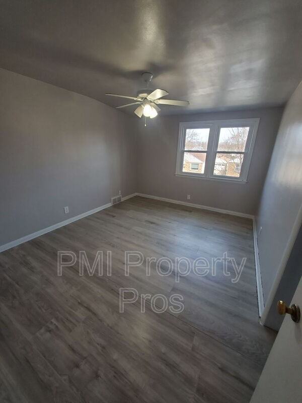 159A S 78th St - Photo 6 of 12