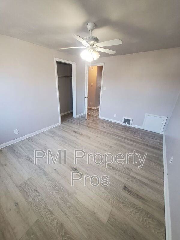 159A S 78th St - Photo 7 of 12