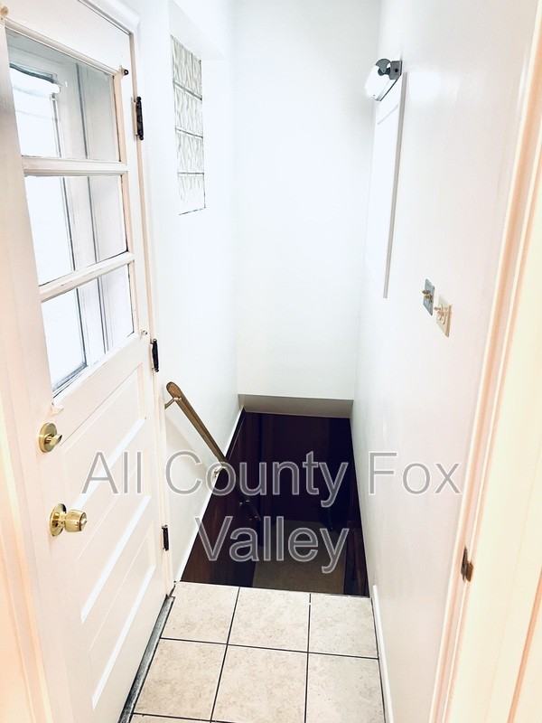 239 N Redfield Ct - Photo 5 of 15