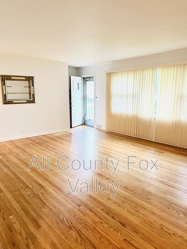 239 N Redfield Ct - Photo 6 of 15