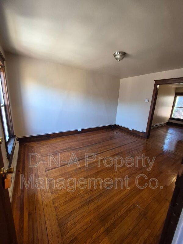 25 S 7th St #301 - Photo 2 of 6