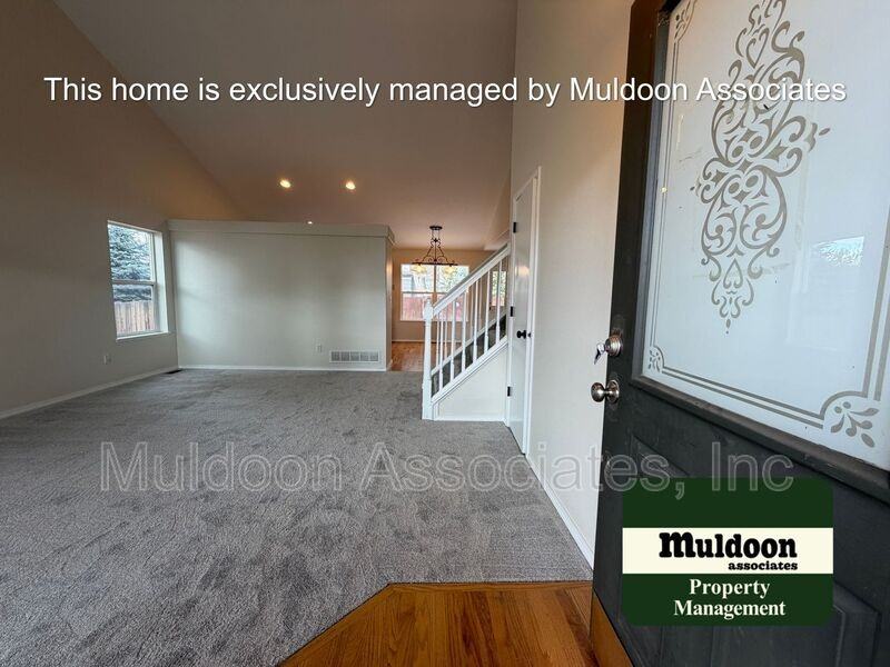 4687 Fencer Rd - Photo 3 of 34