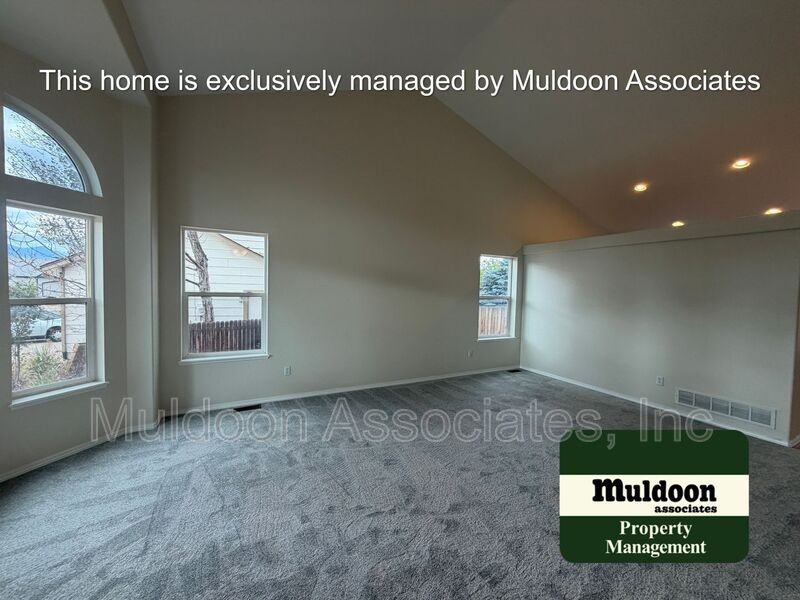 4687 Fencer Rd - Photo 5 of 34