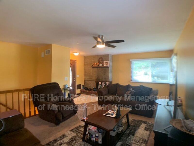4160 Kentucky Ave N - Photo 5 of 30