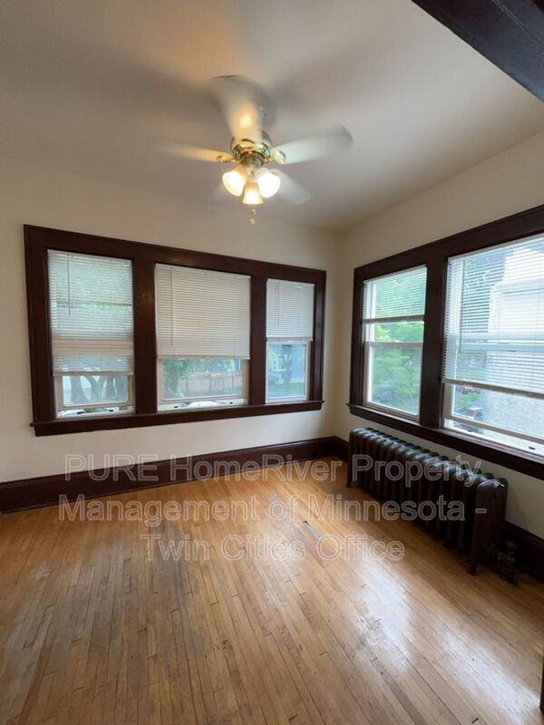 712 W 32nd St #2 - Photo 4 of 12