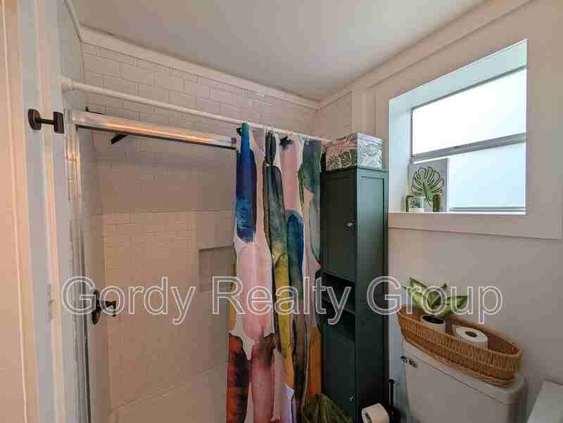 2943 Noland St - Photo 5 of 8