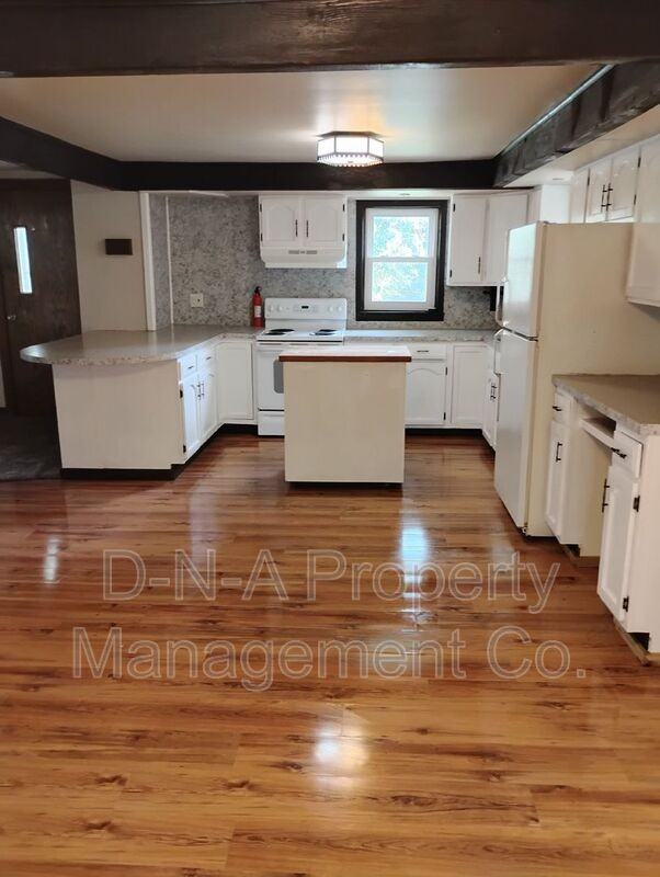 2157 Shafer Rd #201 - Photo 2 of 9