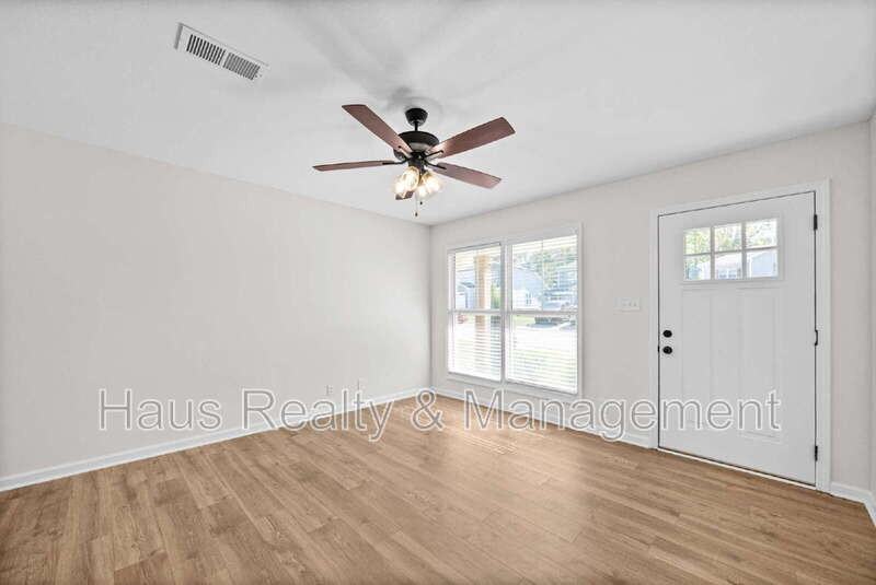 412 Hillside Dr - Photo 6 of 35