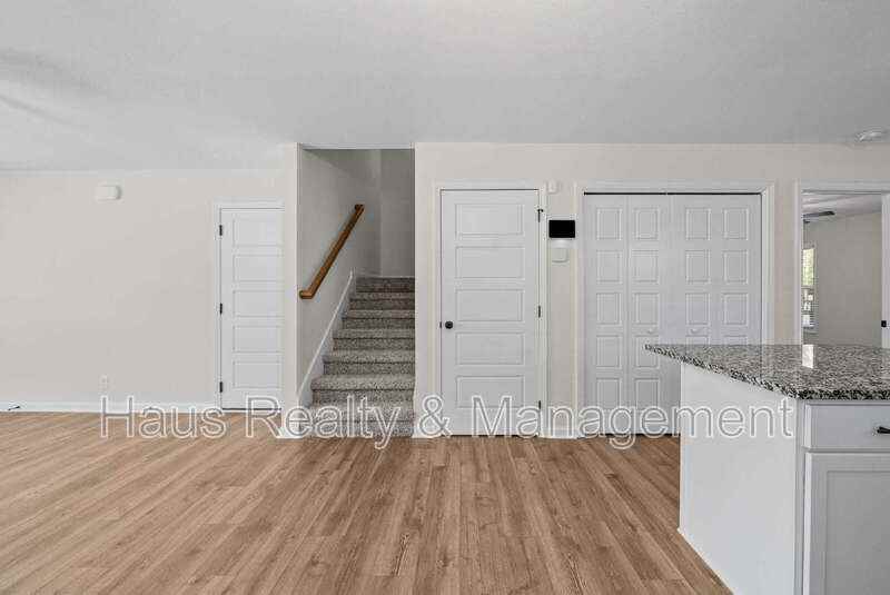 412 Hillside Dr - Photo 7 of 35