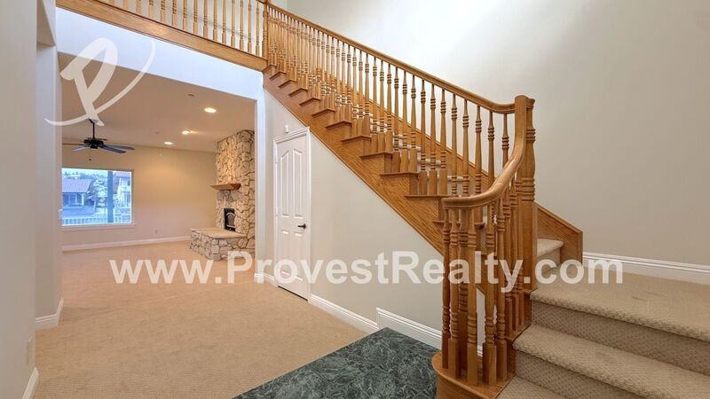 18064 Mariner Dr - Photo 4 of 38