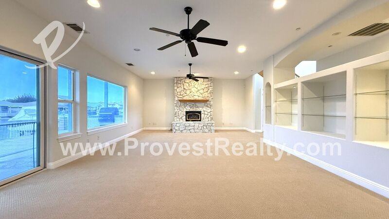 18064 Mariner Dr - Photo 5 of 38