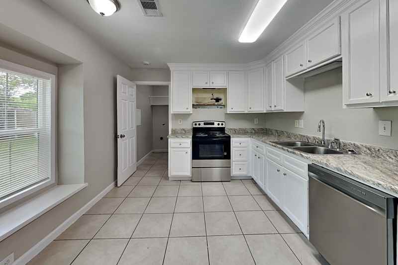 17503 Ranch Country Rd - Photo 5 of 15
