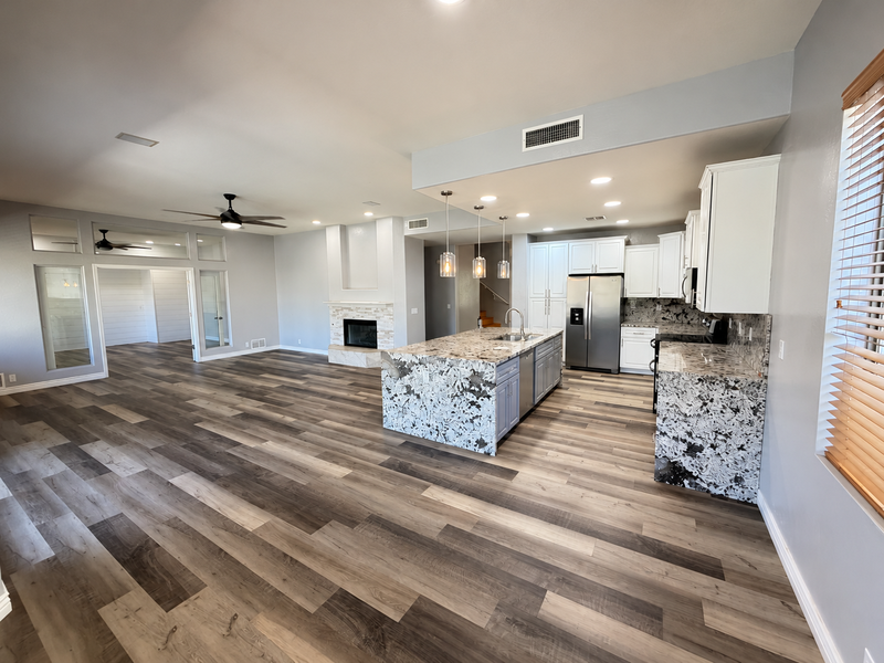 16823 S 14th Ln - Photo 6 of 44