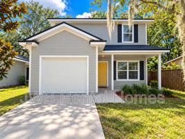 featured image of 8520 Cocoa Ave