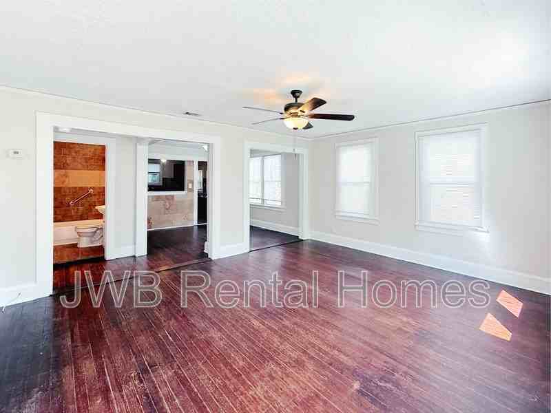 3869 Concord St - Photo 7 of 30