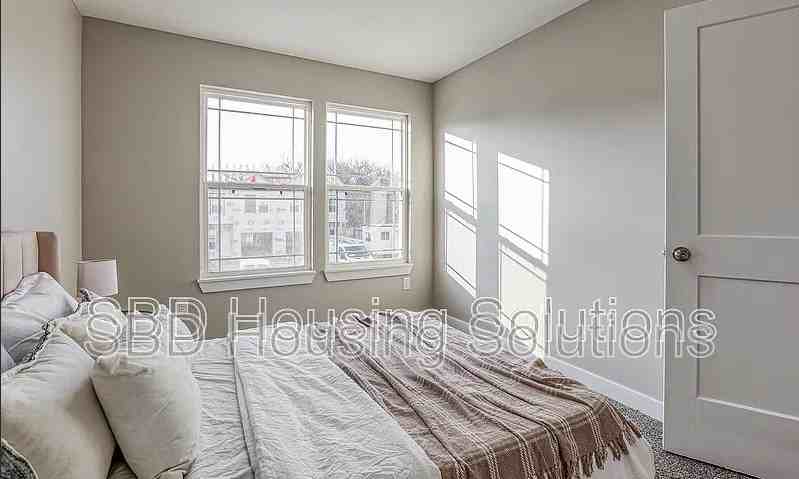 2904 S Harvard Ave #C - Photo 5 of 9