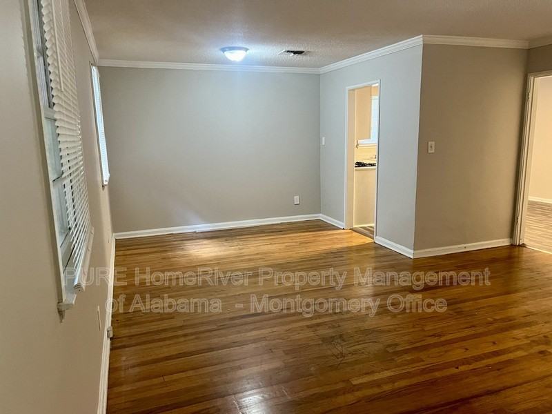 340 Sumerset Ln - Photo 4 of 14