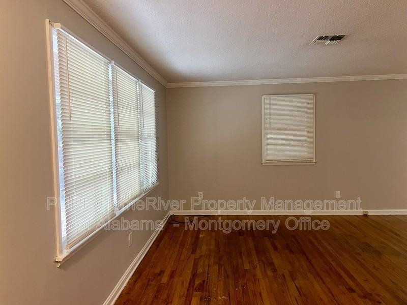 340 Sumerset Ln - Photo 6 of 14