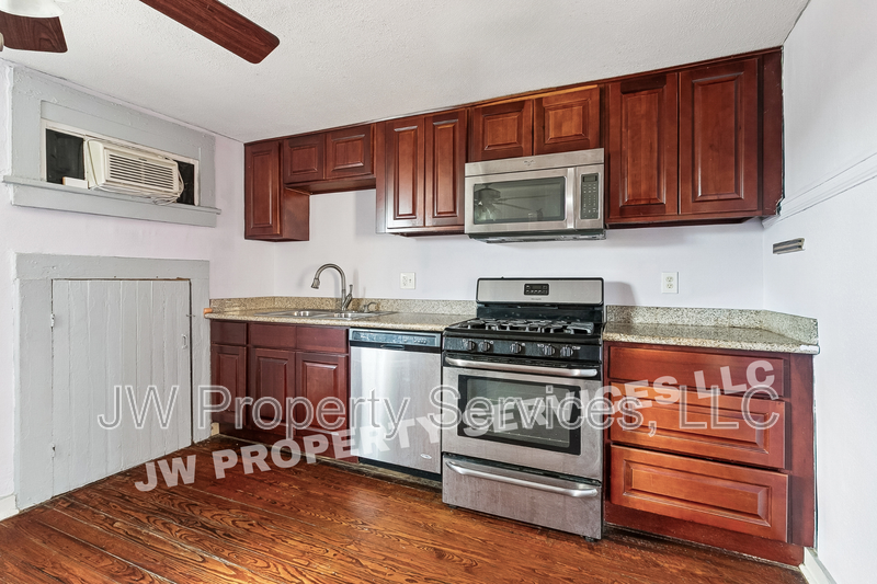 2310 Barracks St - Photo 7 of 15