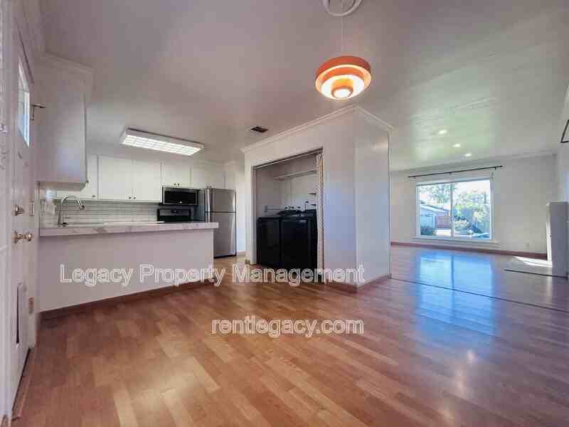 5553 Indiana Dr - Photo 6 of 26