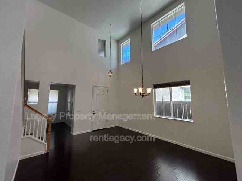 5085 Lockie Ln - Photo 2 of 22