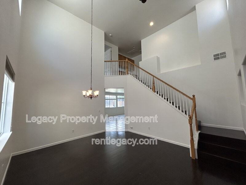 5085 Lockie Ln - Photo 3 of 22