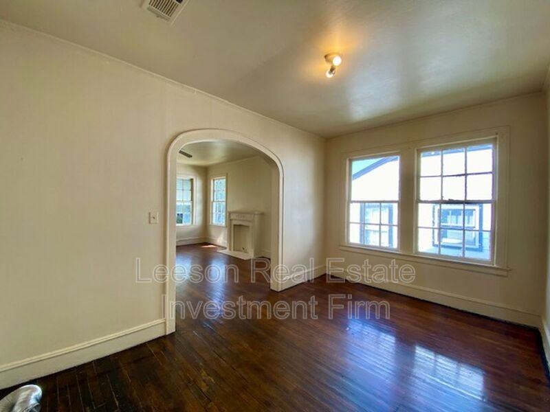 3548 Lakeshore Dr - Photo 7 of 12