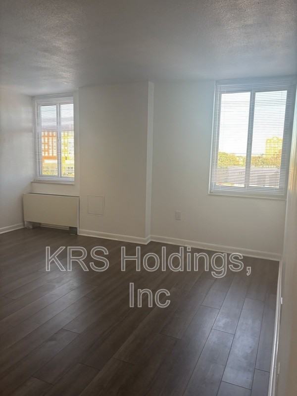 311 W Franklin St #703 - Photo 7 of 10