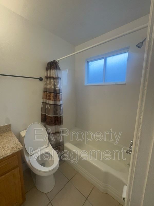10108 Comanche Rd Ne #B - Photo 5 of 13