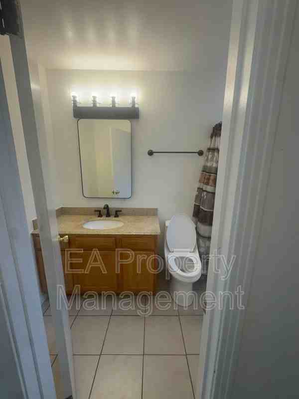 10108 Comanche Rd Ne #B - Photo 6 of 13