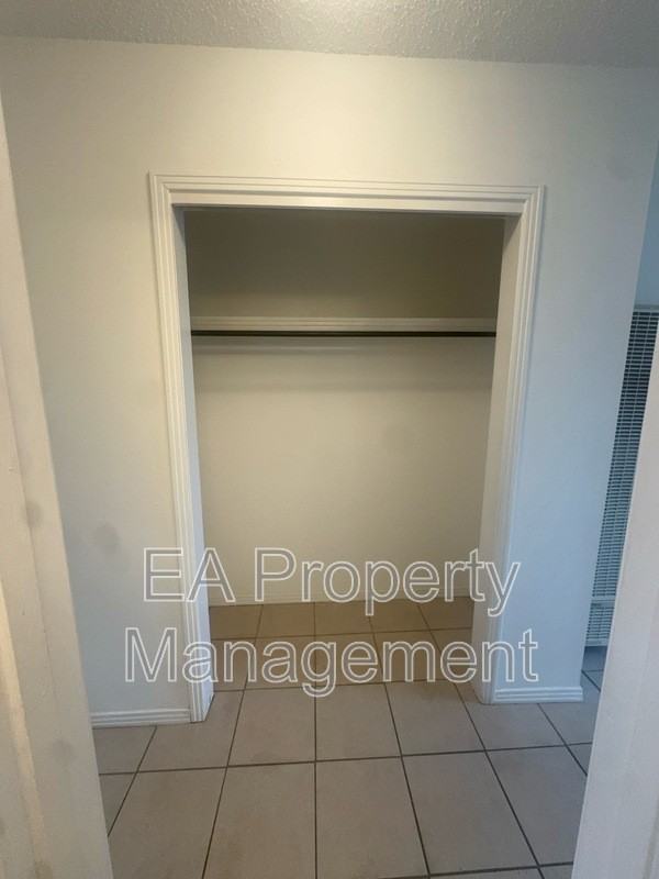 10108 Comanche Rd Ne #B - Photo 7 of 13