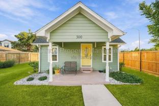 300 E 40th 1 2 St - Photo 1 of 1