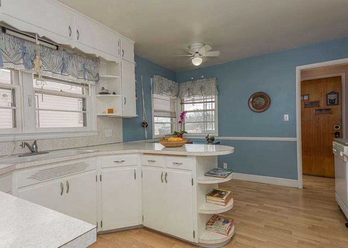 2620 E 11th St - Photo 7 of 7