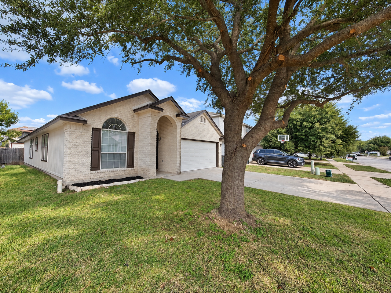 4805 Donegal Bay Ct - Photo 2 of 22