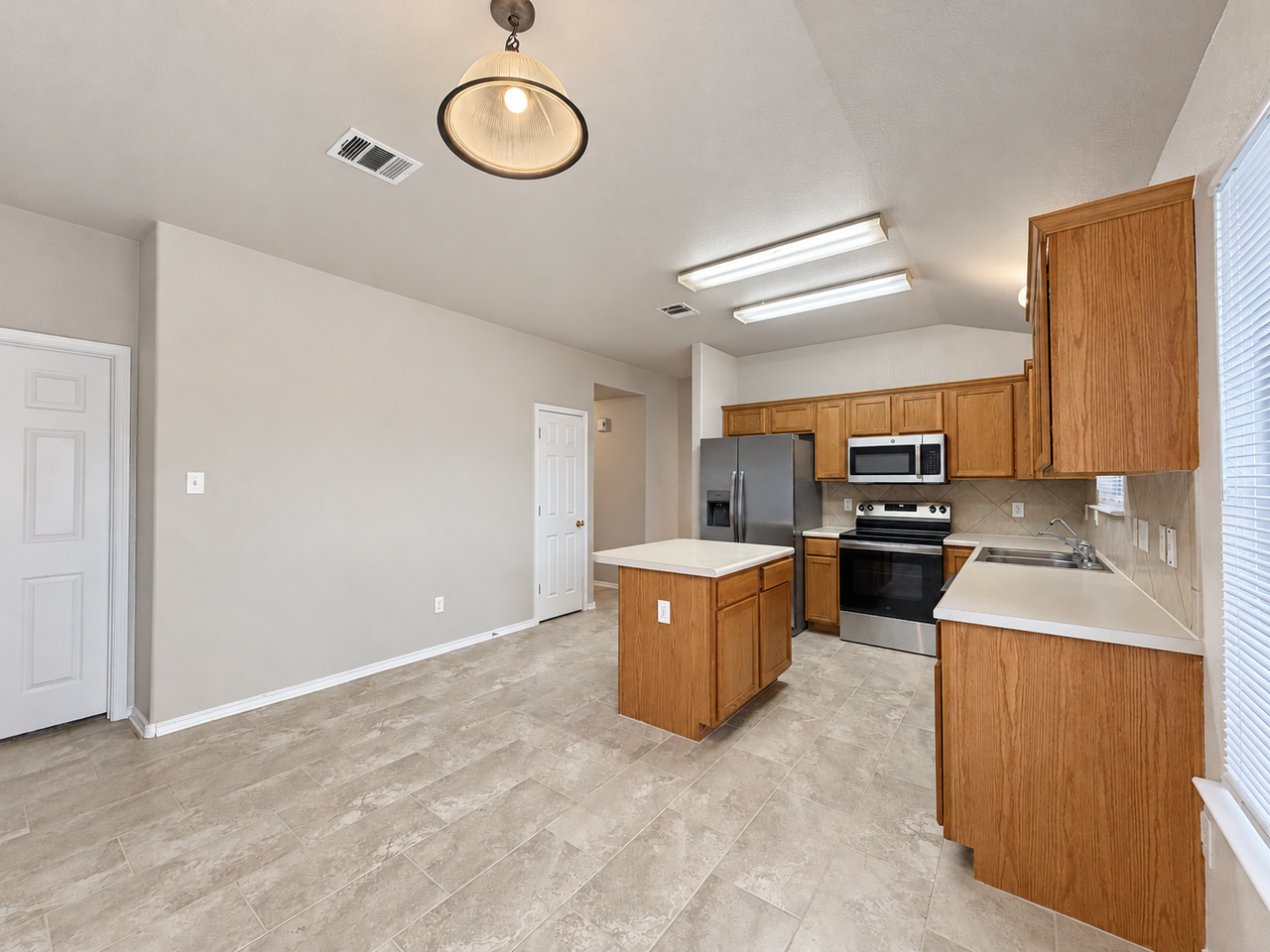 4805 Donegal Bay Ct - Photo 6 of 22