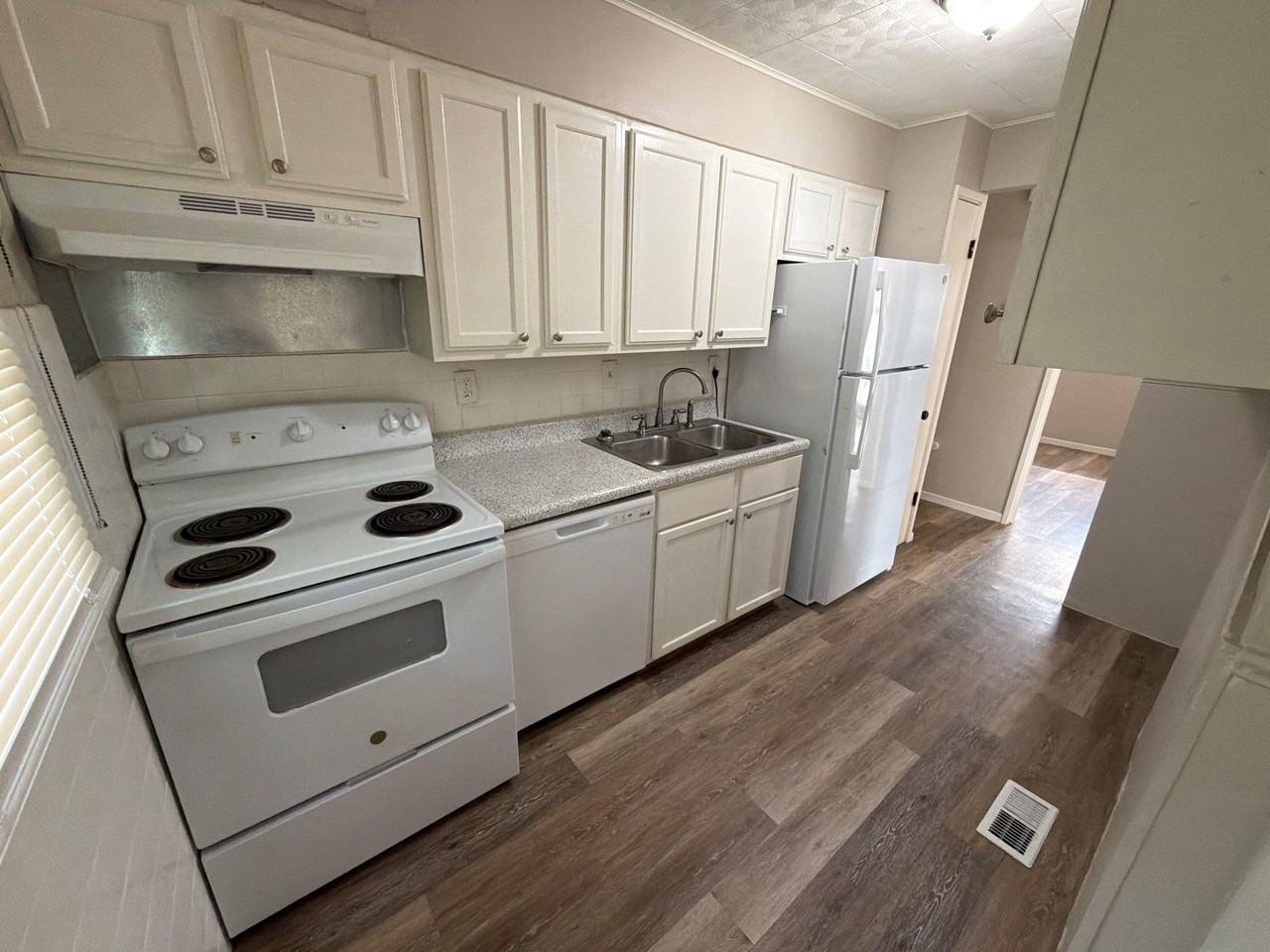307 Crawford Rd - Photo 4 of 7