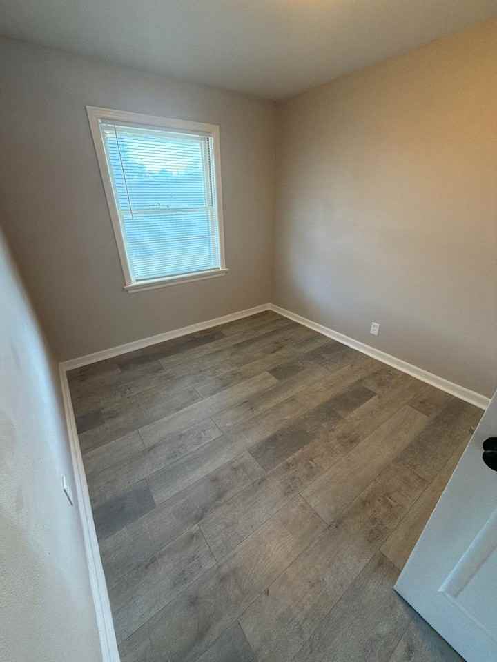 1254 Waldorf Dr - Photo 3 of 13