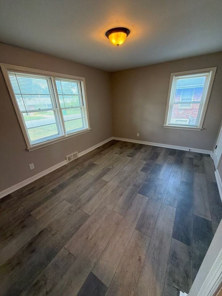 1254 Waldorf Dr - Photo 6 of 13