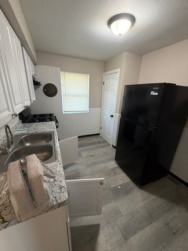 1254 Waldorf Dr - Photo 7 of 13