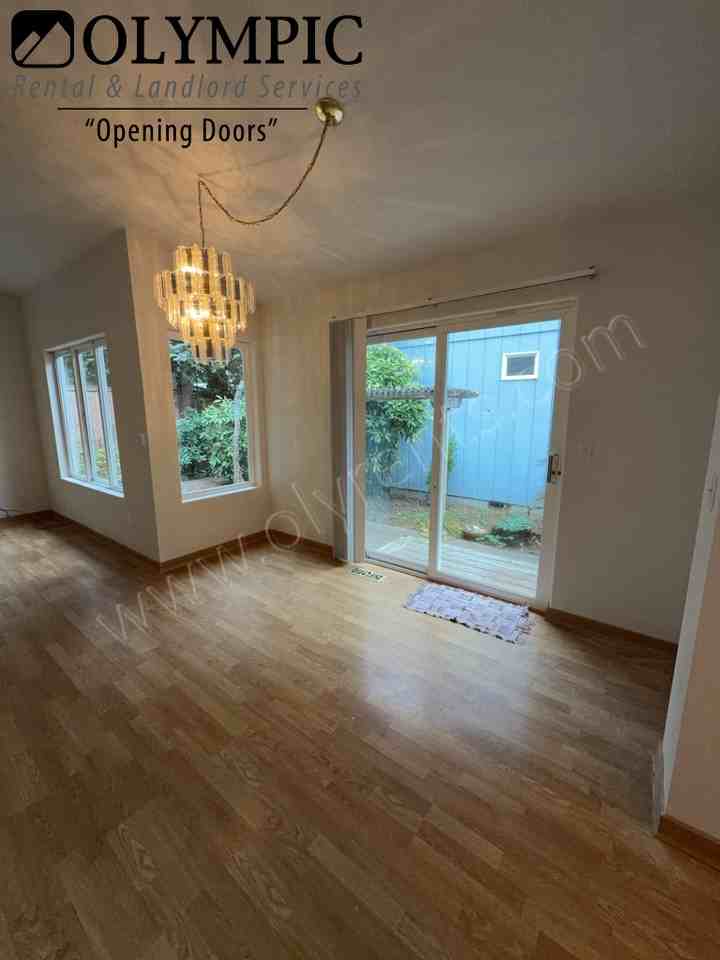 6036 Montague Ln Se - Photo 7 of 25