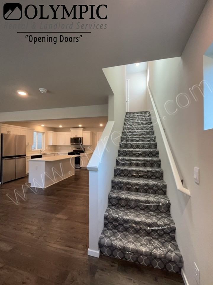 4252 Savannah Loop Ne - Photo 3 of 20