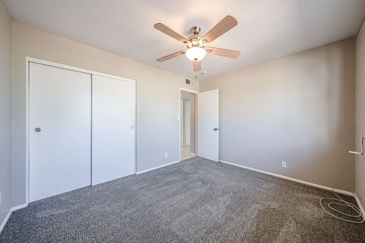 12402 N Pebble Beach Dr - Photo 5 of 28