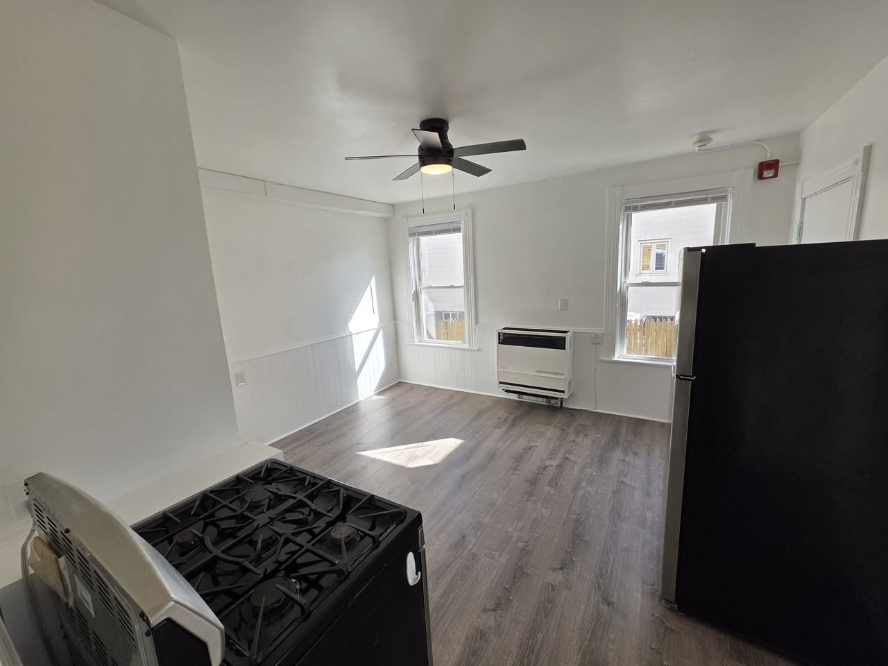 328 2Nd Ave - Photo 2 of 12