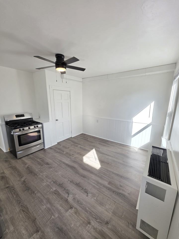 328 2Nd Ave - Photo 3 of 12