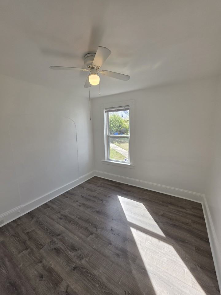 328 2Nd Ave - Photo 6 of 12