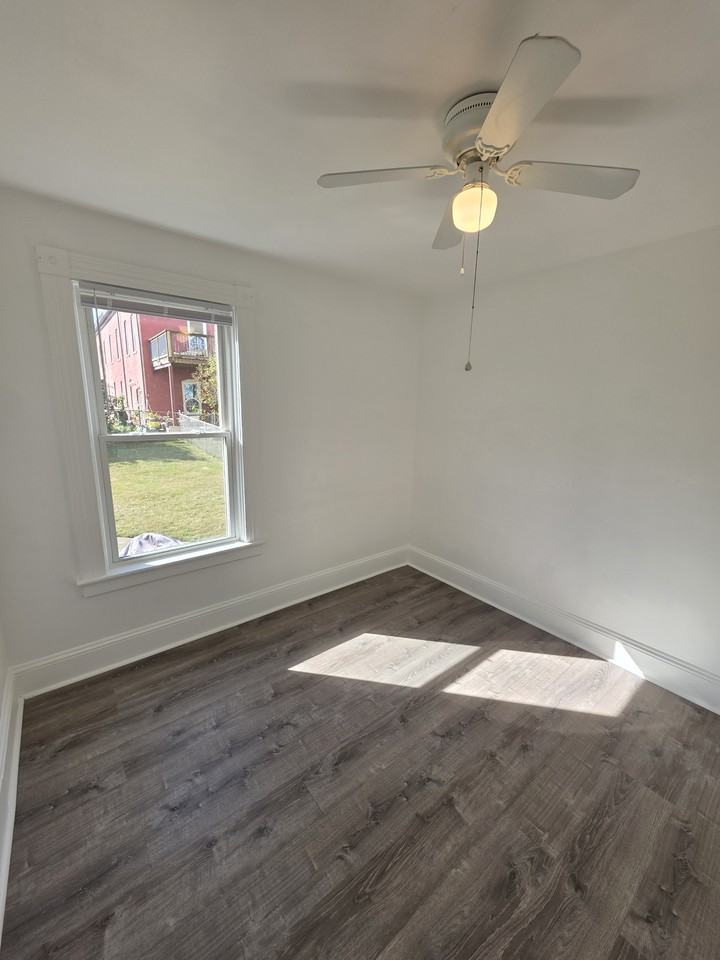 328 2Nd Ave - Photo 7 of 12