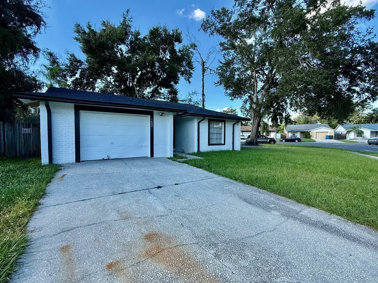 1602 Palm Leaf Dr - Photo 2 of 35