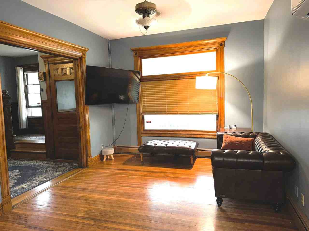 900 Laurel Ave - Photo 3 of 14